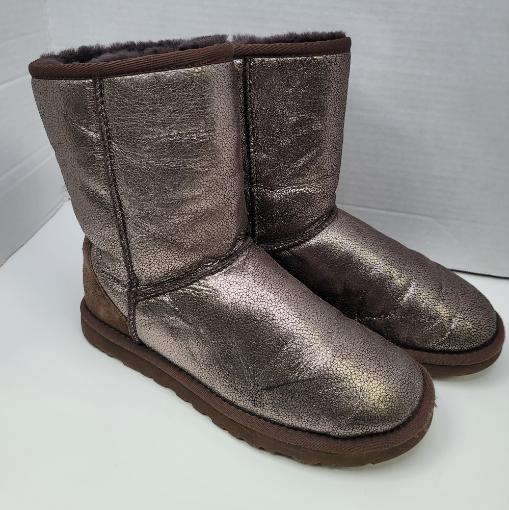 Ugg boots brown metallic design size 6